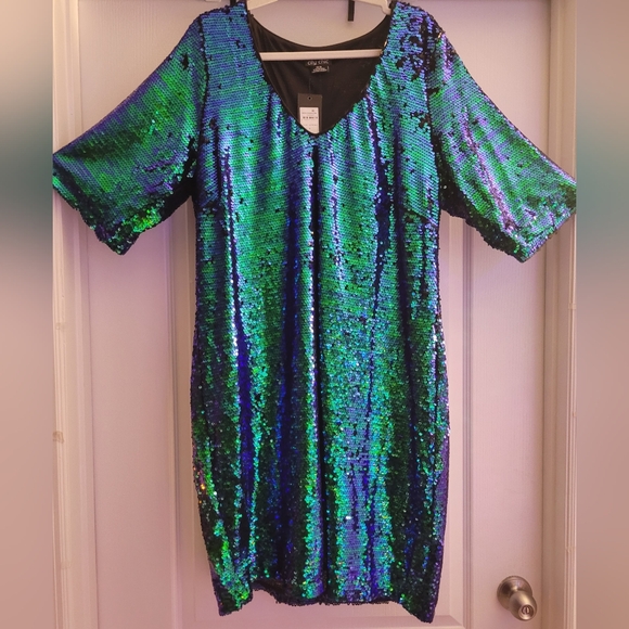 🥂City Chic Iridescent Sequin Mini Dress - Picture 3 of 12